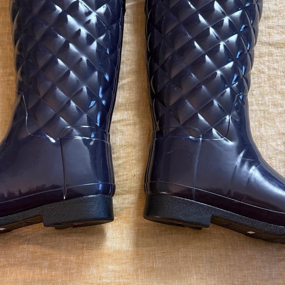 Hunter Refined Gloss Quilted Tall Rain Boot adjustable back - Picture 6 of 17